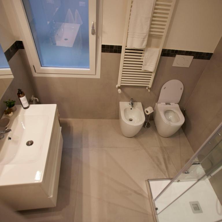 LikeHome San Romano -3Rooms - 10persone -Ferrara - Three-Bedroom Apartment - 12