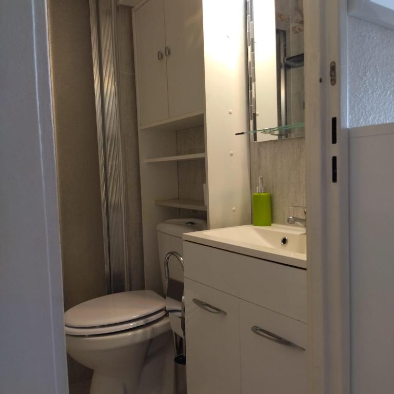 Au cœur des pins - Beija Flor - A l'entrée du village naturiste - Parking - Histoire de clés - Two-Bedroom Apartment - 19