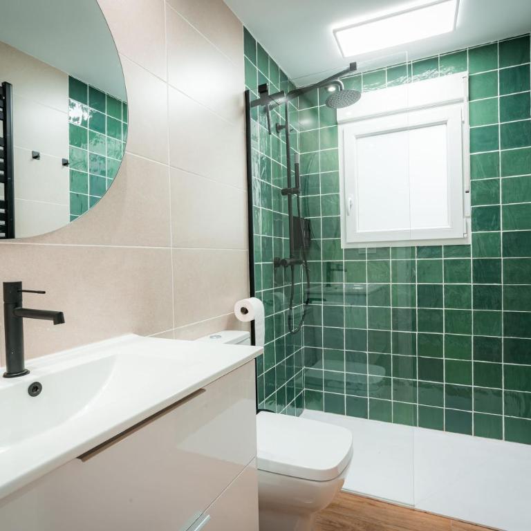 - Apartamento Familiar - QH Casa de los Colores - Three-Bedroom Apartment - 20