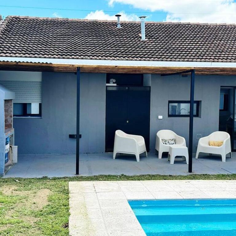Casa impecable con Pileta, Garage - Casa de 3 dormitorios - 10
