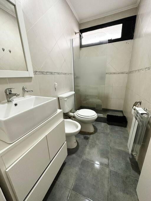 Casa impecable con Pileta, Garage - Casa de 3 dormitorios - 12