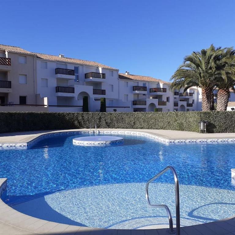 Appartement T2 mezzanine avec piscine. - Apartamento de 2 dormitorios - 17