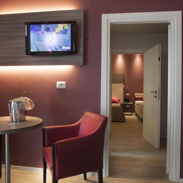 Hotel Internazionale - Camera Familiare - 4