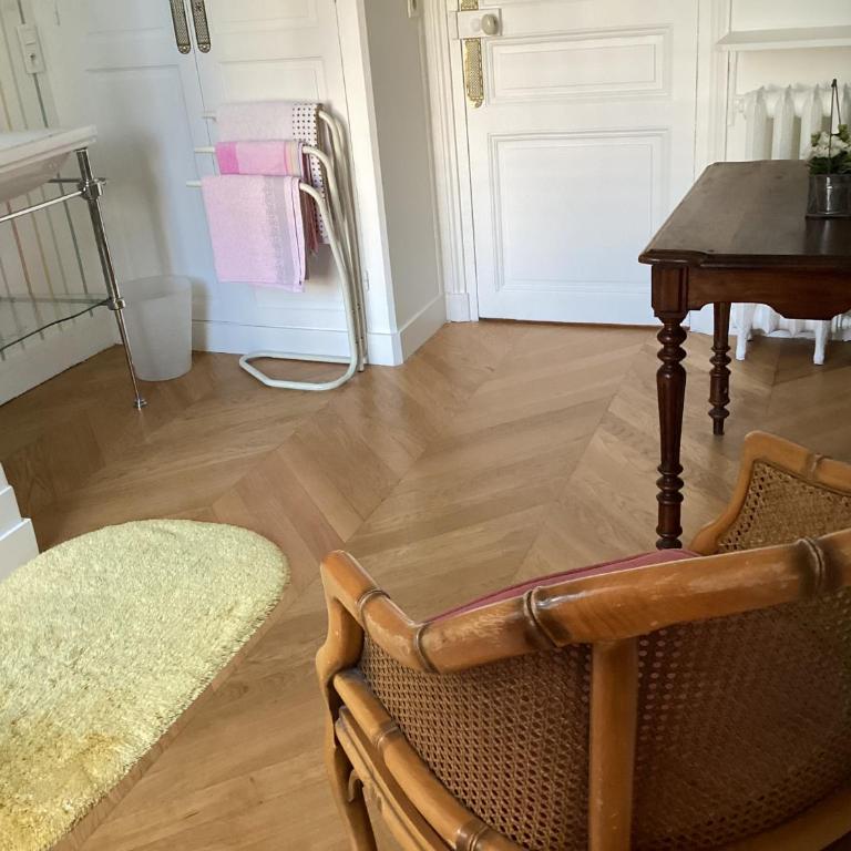 BED and BREAKFAST PARIS QUARTIER CHAMPS-ÉLYSÉES - Chambre Double - 6