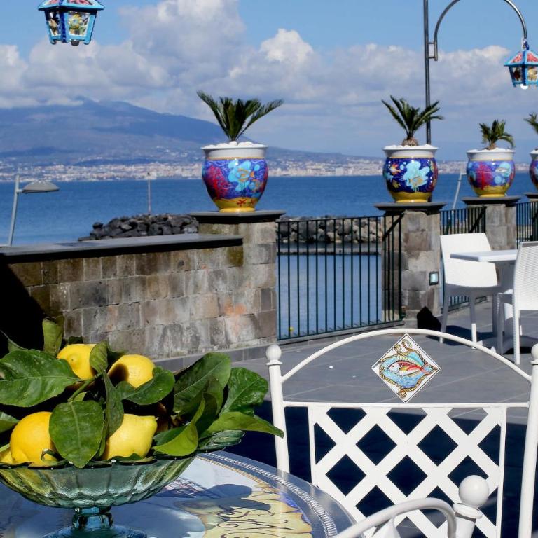 Villa De Luca - Luxury villa with terrace and Jacuzzi by the sea - Villa con Vista Mare - 2