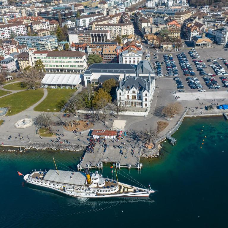 Vevey Hotel & Guesthouse - Chambre Familiale avec Salle de Bains Commune - 8
