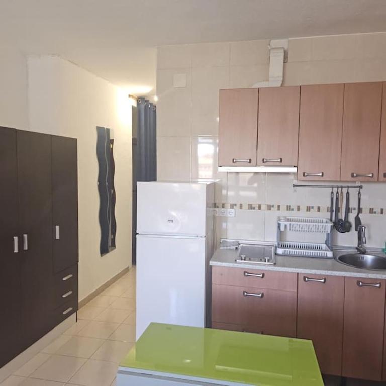 Garajonay studio apartment in the center of Torremolinos BY NAMASTE ELITE - Apartamento de 1 dormitorio - 10