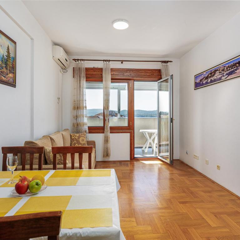 Tivat Center SeaView Apartment - Apartment with Sea View - 7
