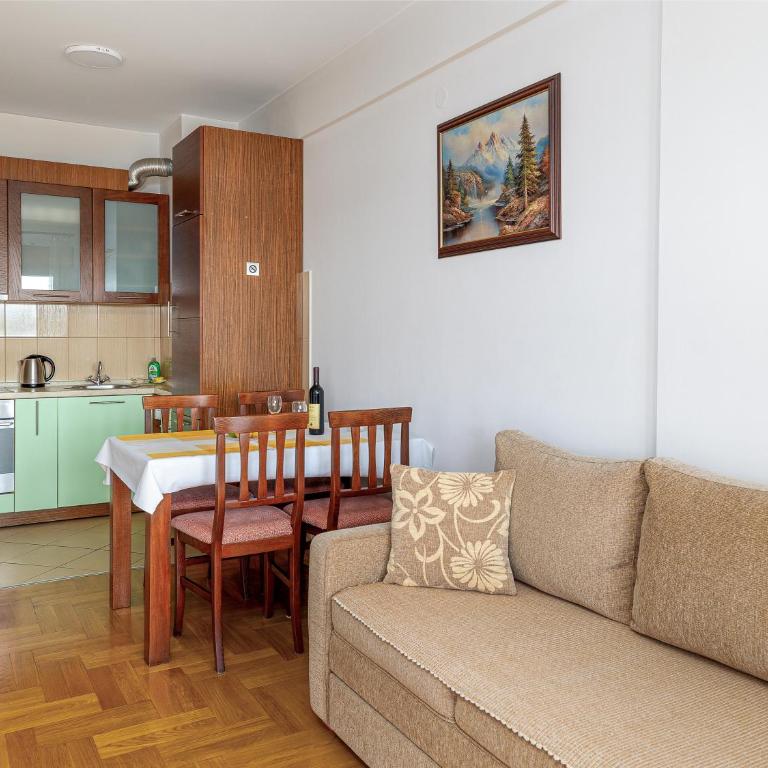 Tivat Center SeaView Apartment - Apartment with Sea View - 6