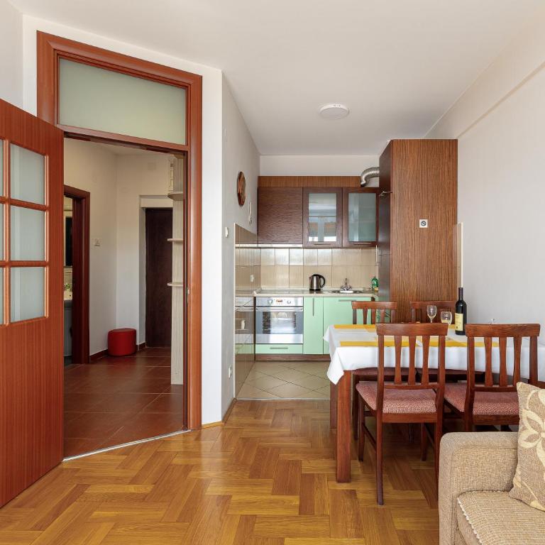 Tivat Center SeaView Apartment - Apartment with Sea View - 9