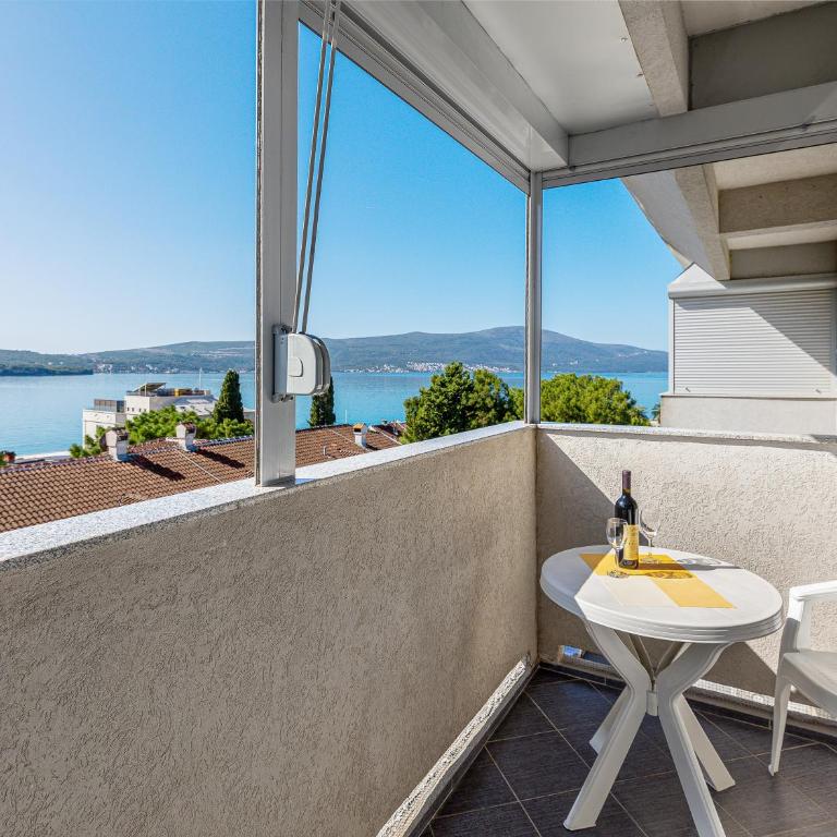 Tivat Center SeaView Apartment - Apartment with Sea View - 15