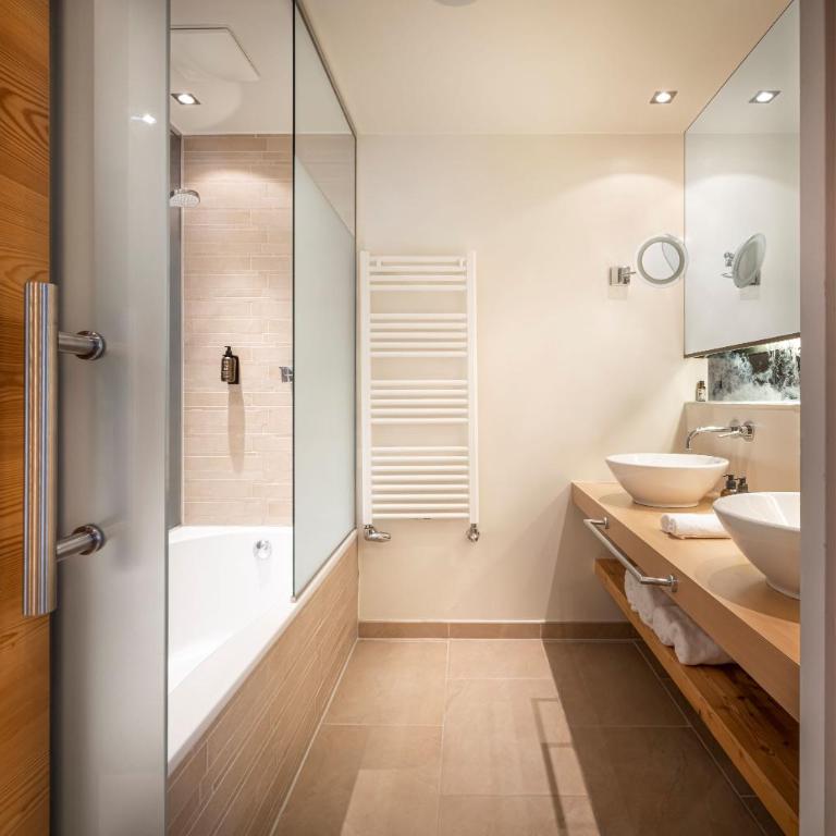 Kesselspitze Hotel & Chalet, Valamar Collection - 4 Star Superior - Suite für 2+2 Personen - 2