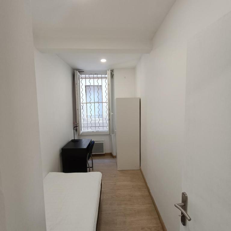 T3 rénové avec cour, Intra Muros Avignon - Apartment mit 2 Schlafzimmern - 5