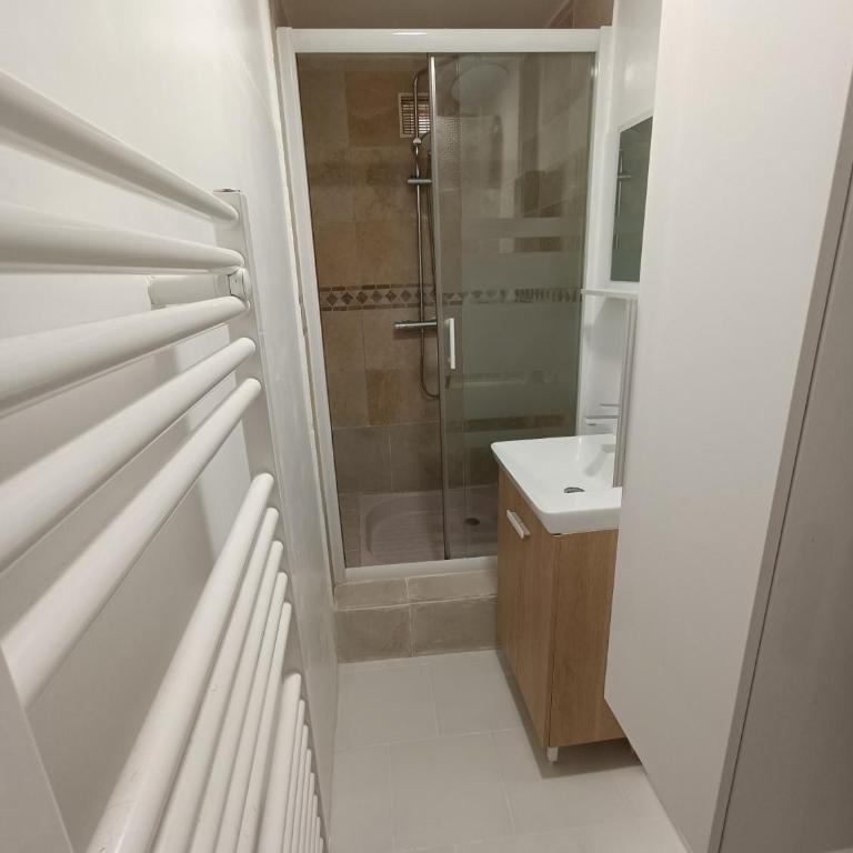 T3 rénové avec cour, Intra Muros Avignon - Apartment mit 2 Schlafzimmern - 8