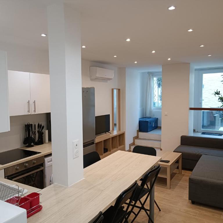 T3 rénové avec cour, Intra Muros Avignon - Apartment mit 2 Schlafzimmern - 2