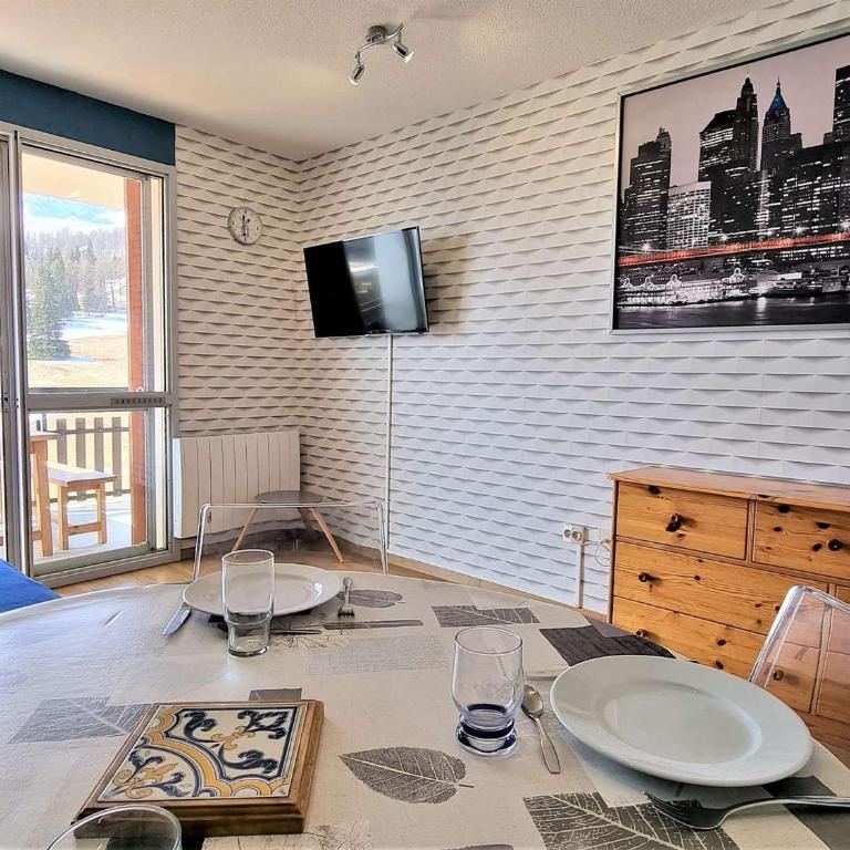 Appartement lumineux 2 pièces, 5 pers, proche télésiège, parking et WiFi gratuits, Dévoluy - FR-1-525-265 - Appartement - 3