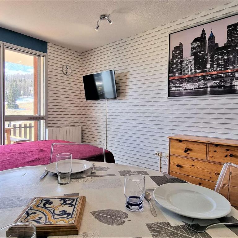 Appartement lumineux 2 pièces, 5 pers, proche télésiège, parking et WiFi gratuits, Dévoluy - FR-1-525-265 - Appartement - 5