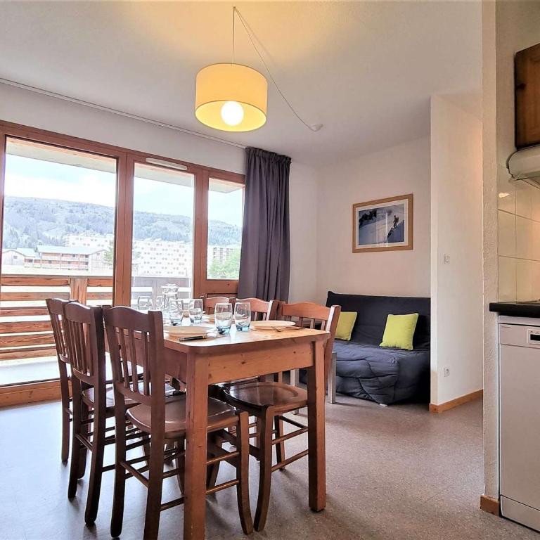 T2 Cabine, 6 pers, proche pistes, parking, casier à ski - FR-1-525-268 - Appartement - 1