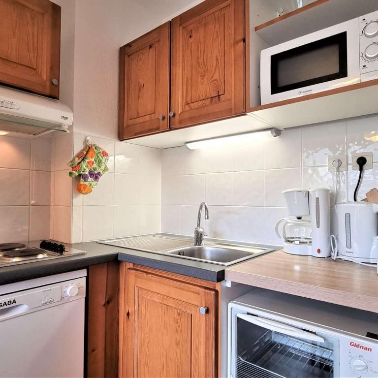 T2 Cabine, 6 pers, proche pistes, parking, casier à ski - FR-1-525-268 - Appartement - 5