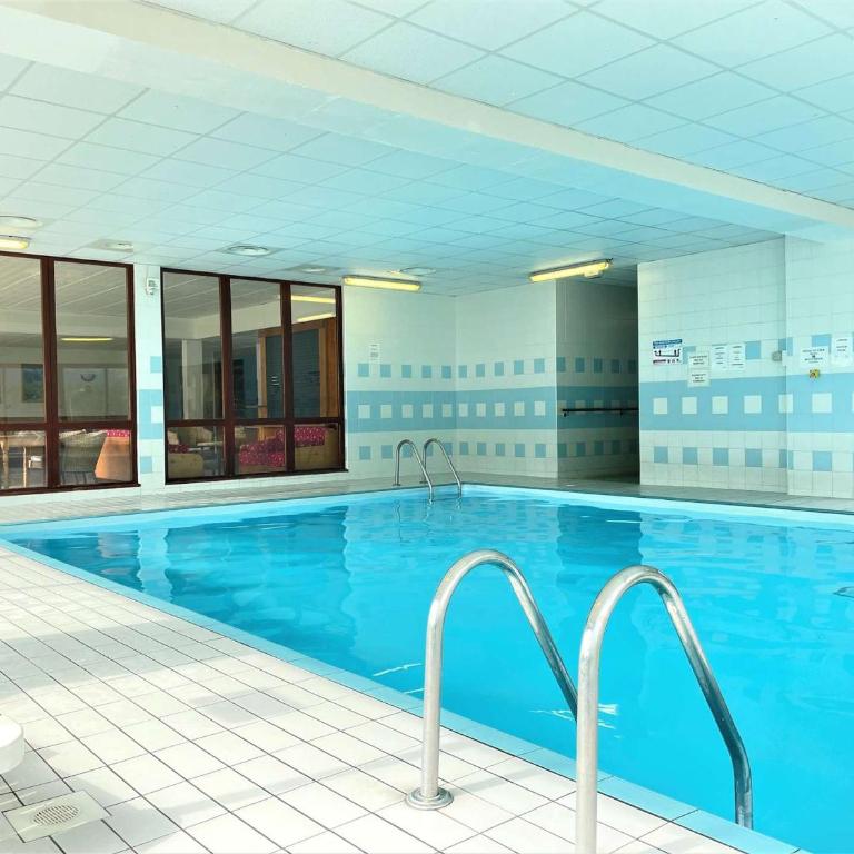 Chalet lumineux 3 pièces, 4 pers, proche remontées et pistes, balcon, parking, wifi gratuit - FR-1-525-270 - Chalet - 14