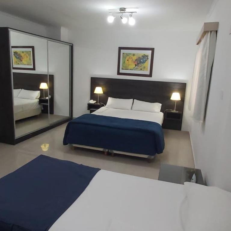 Hotel UTHGRA de las Luces - Quadruple Room - 12