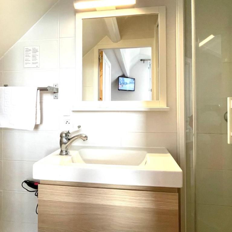 La Villa Les Mots Passants - Chambre Double Standard avec Douche - 9