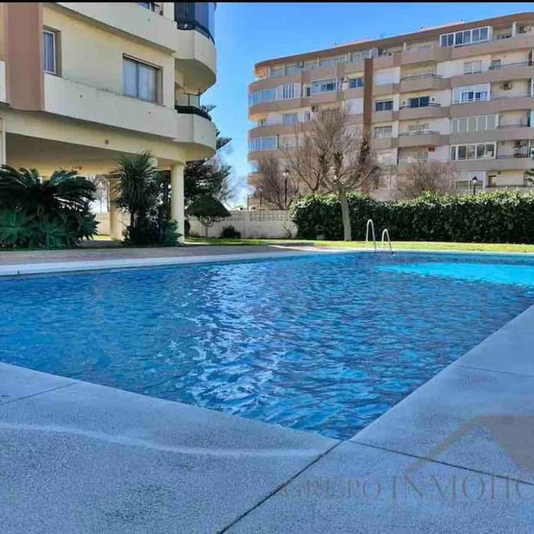 Primera línea de playa con vistas al mar - One-Bedroom Apartment - 8