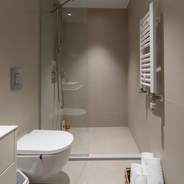 inJoy - One-Bedroom Apartment - 19