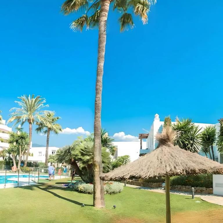 Gorgeous 2BR Apt. w/ Mountain View Puerto Banus - Casa de 2 dormitorios - 30