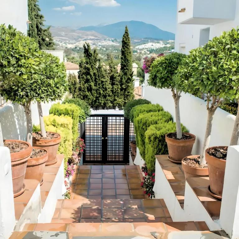 Gorgeous 2BR Apt. w/ Mountain View Puerto Banus - Casa de 2 dormitorios - 24