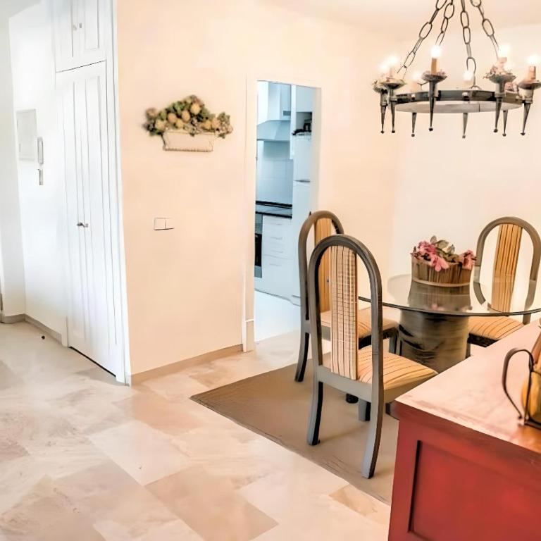 Gorgeous 2BR Apt. w/ Mountain View Puerto Banus - Casa de 2 dormitorios - 36