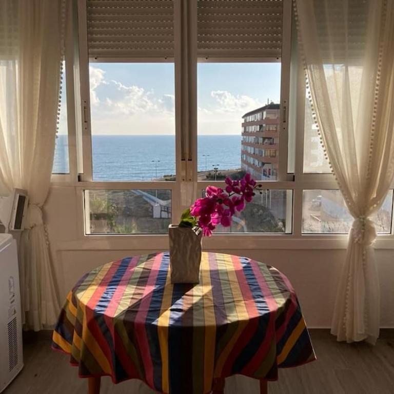 Apartamento con vistas al mar. - Two-Room Apartment - 4