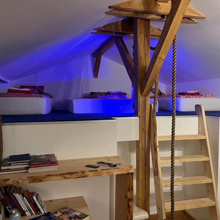 Glückliche Kuh-Villa - Achtsamer Rückzugsort mit Traumgarten, Schwimmteich & Raum zum Sein bis 18 Personen - Allgäu - Suite Loft - 53