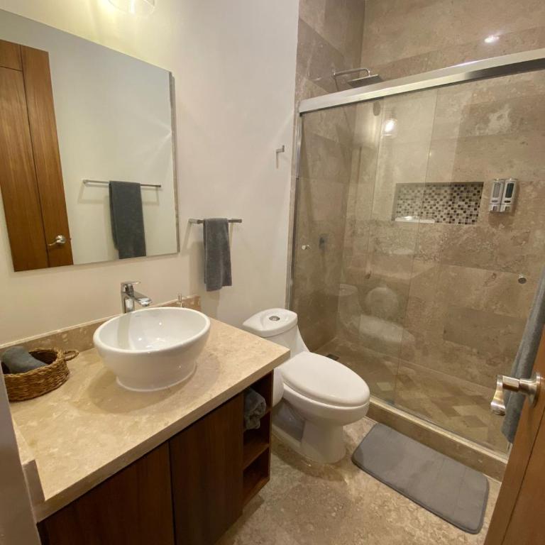 Luxury 2 bedroom apt 3 min away from the boardwalk/malecon - Apartamento de 2 dormitorios - 13