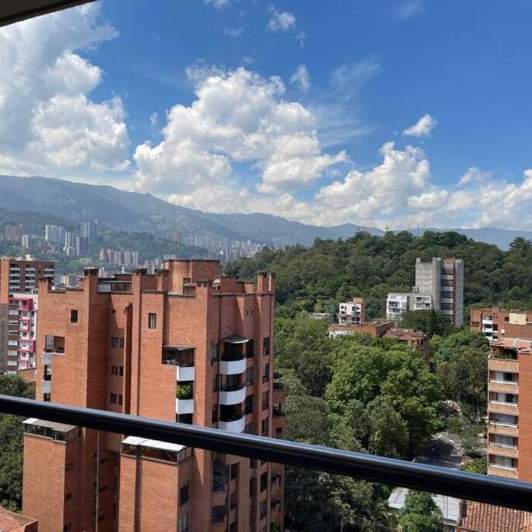 Luxury, 3 Bdr, Pv Balconie, Top Design, Laureles - Apartamento de 1 dormitorio - 1