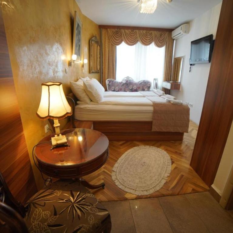 Hotel Herc Sarajevo - Komfor Dvokrevetna Soba s Bračnim Krevetom ili Dvokrevetna Soba sa Zasebnim Krevetima - 1