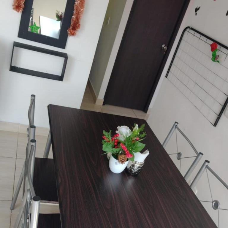 Apartamento vacacional con piscina y parqueadero - Apartamento de 2 dormitorios - 7