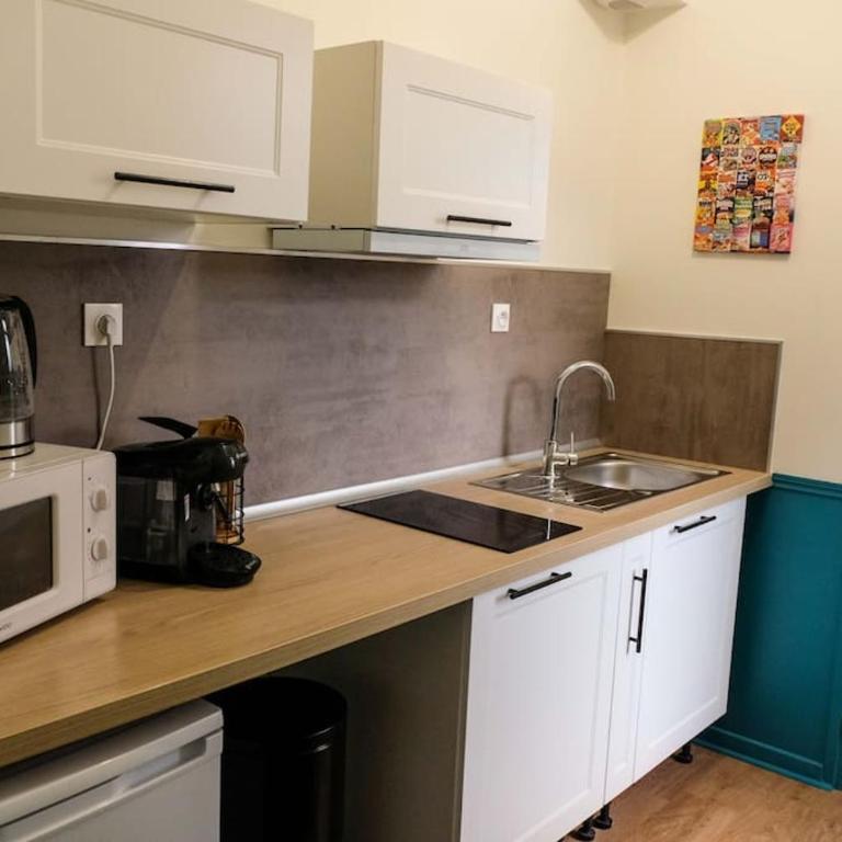 Nostalgie 90- emplacement idéal- parking gratuit - Appartement 1 Chambre - 20