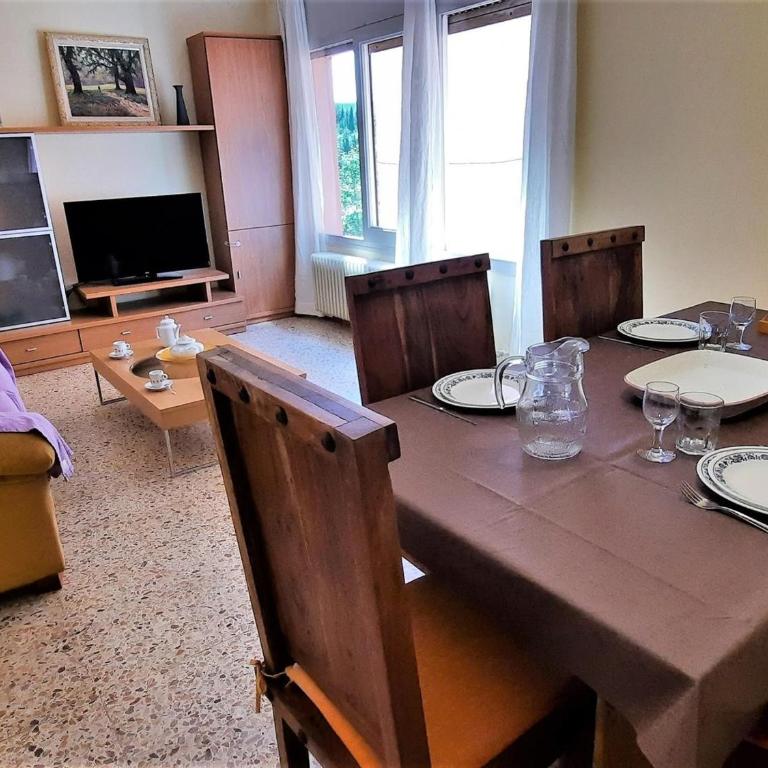 Apartamento en Llançà con 2 habitaciones, cocina equipada y estacionamiento - Ideal para familias - ES-170-42 - Apartamento - 1