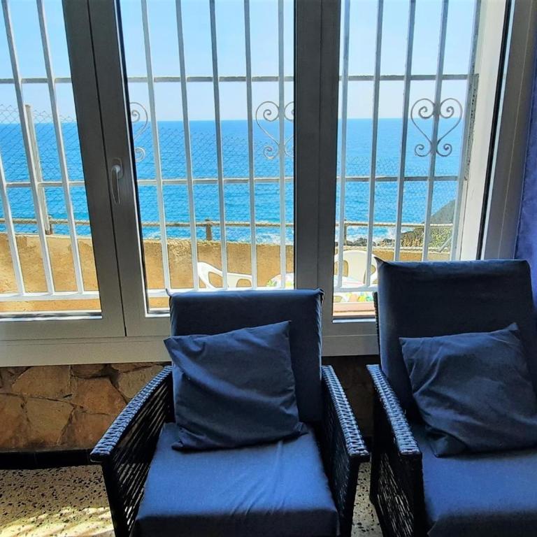 Apartamento familiar frente al mar con jardín, barbacoa, aparcamiento y mascotas permitidas - ES-170-70 - Apartamento - 4