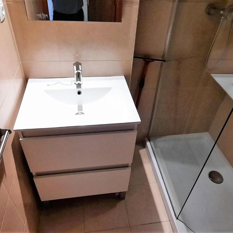 Apartamento Amplio en Cap Ras con Piscina y Terraza - 4 Hab, Admite Mascotas, Cerca de la Playa - ES-170-18 - Apartamento - 15