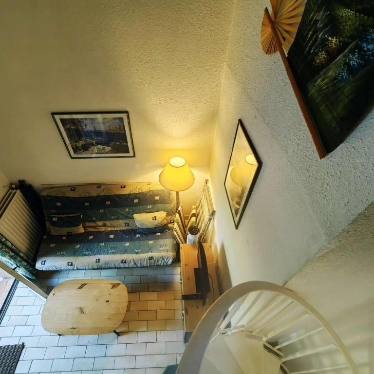 Villa Mitoyenne Calme avec Piscine, Clim et Parking pour 4 Pers. - FR-1-607-179 - Villa - 5