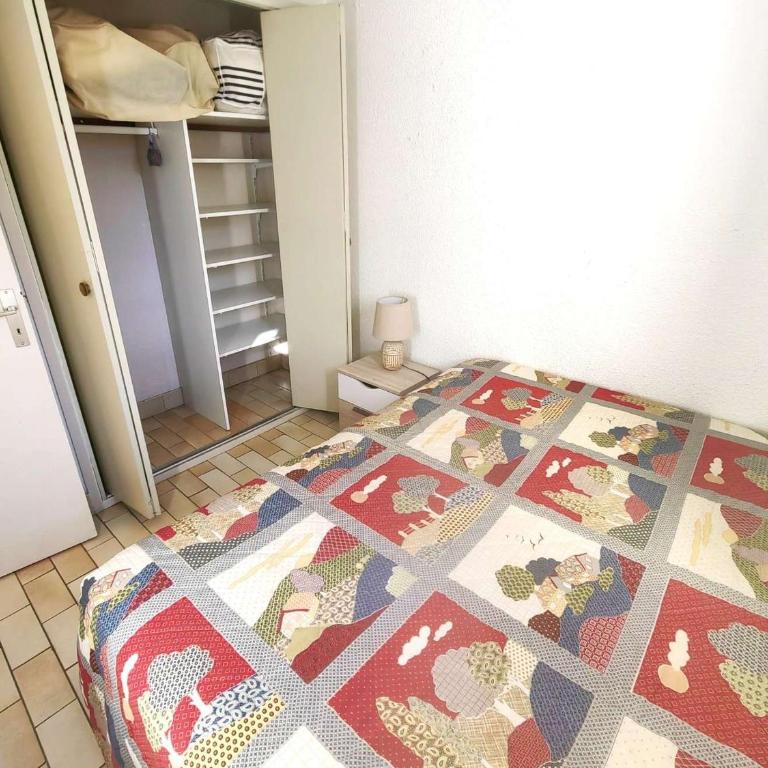 Villa Mitoyenne Calme avec Piscine, Clim et Parking pour 4 Pers. - FR-1-607-179 - Villa - 8
