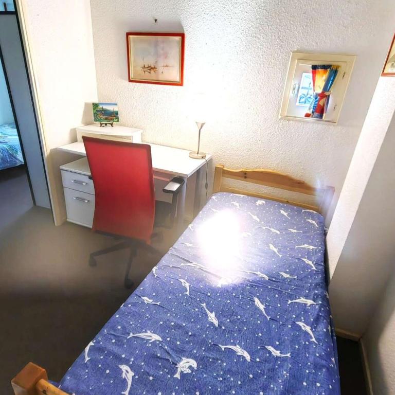Villa Mitoyenne Calme avec Piscine, Clim et Parking pour 4 Pers. - FR-1-607-179 - Villa - 11