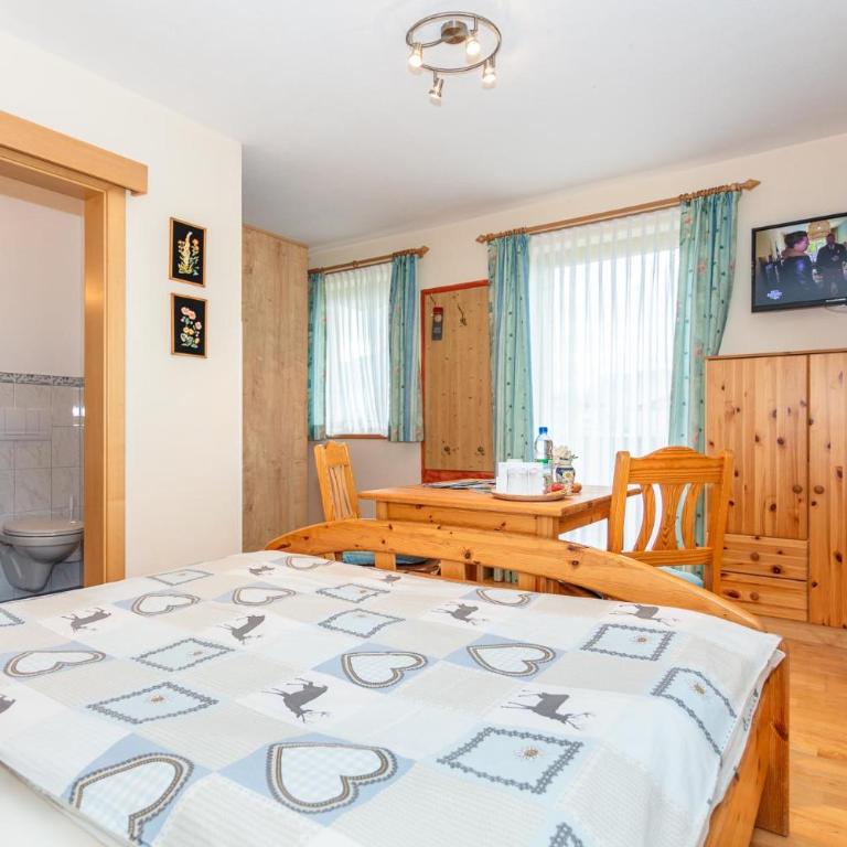 Stanglehen - Doppelzimmer mit Balkon - 2