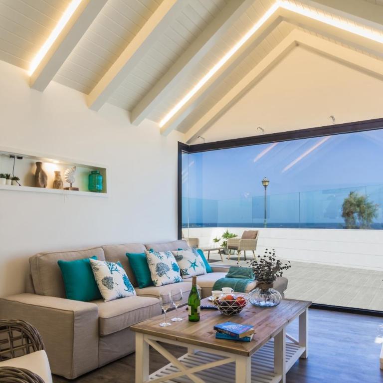 Villa Del Mar by Villa Plus - Villa - 3