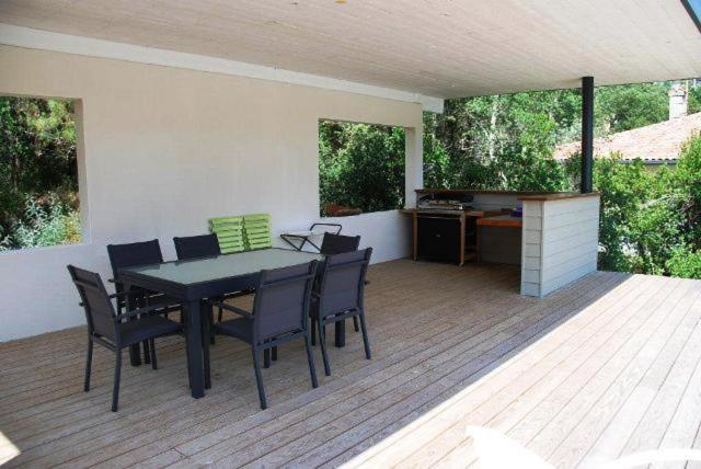 Hossegor Villa LA DESIRADE très belle villa avec piscine et jardin clos idéalement située entre lac et océan, à enviro - Maison 5 Chambres - 6