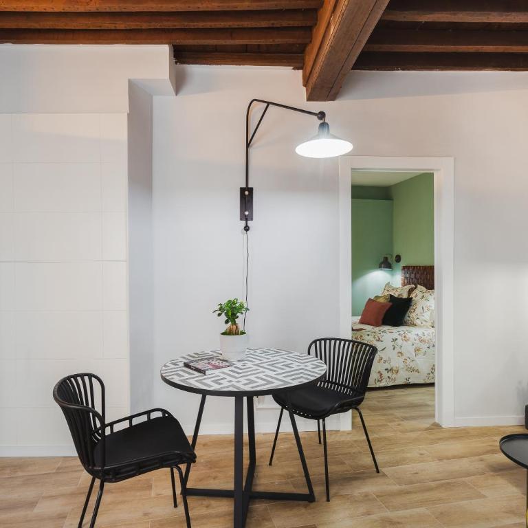 Quiet apartment in the center - Apartamento - 25
