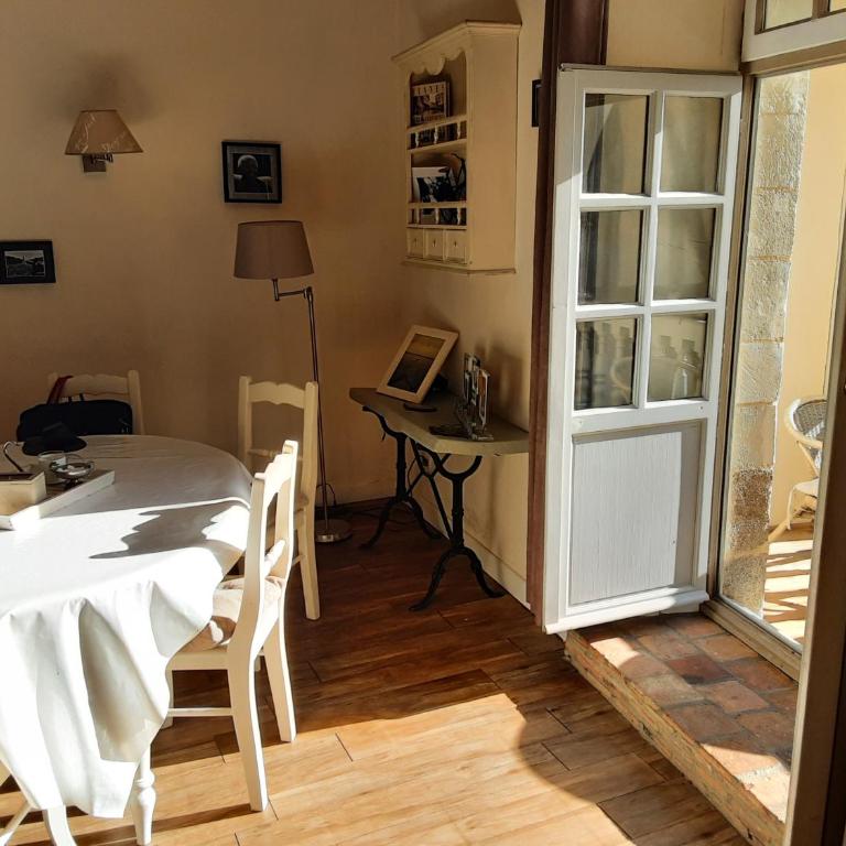 Gite Du Passant Rennais avec balcon sur cour - Apartment with Balcony - 4