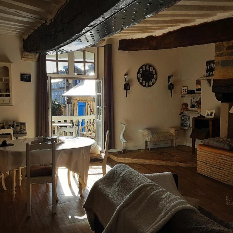 Gite Du Passant Rennais avec balcon sur cour - Apartment with Balcony - 5